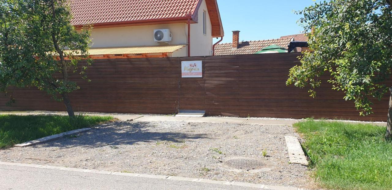 Hajdúszoboszló Magnolia Apartman מראה חיצוני תמונה